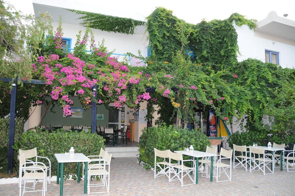 Costas & Chrysoula Aparthotel Plakiász Kültér fotó