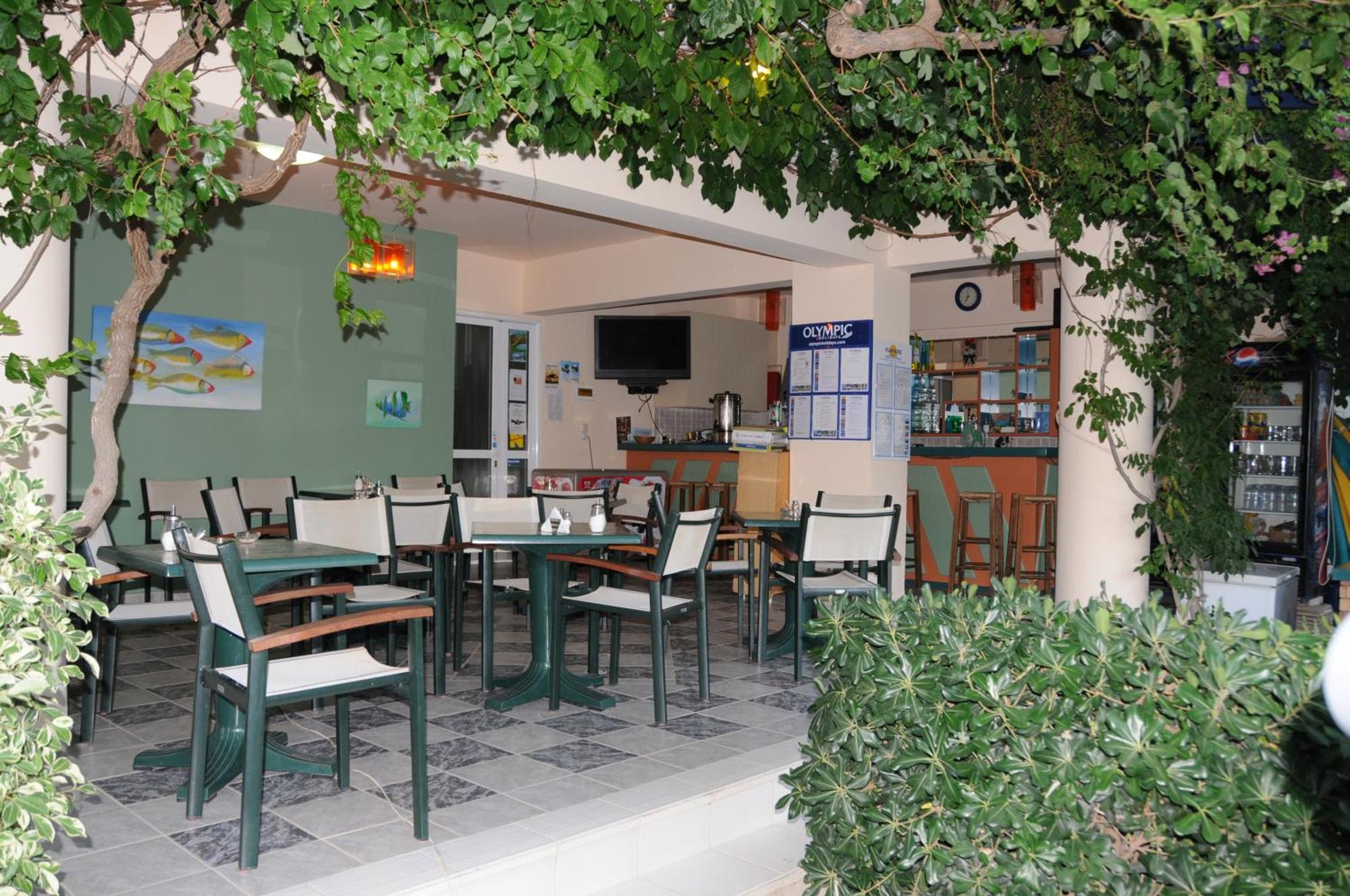 Costas & Chrysoula Aparthotel Plakiász Kültér fotó