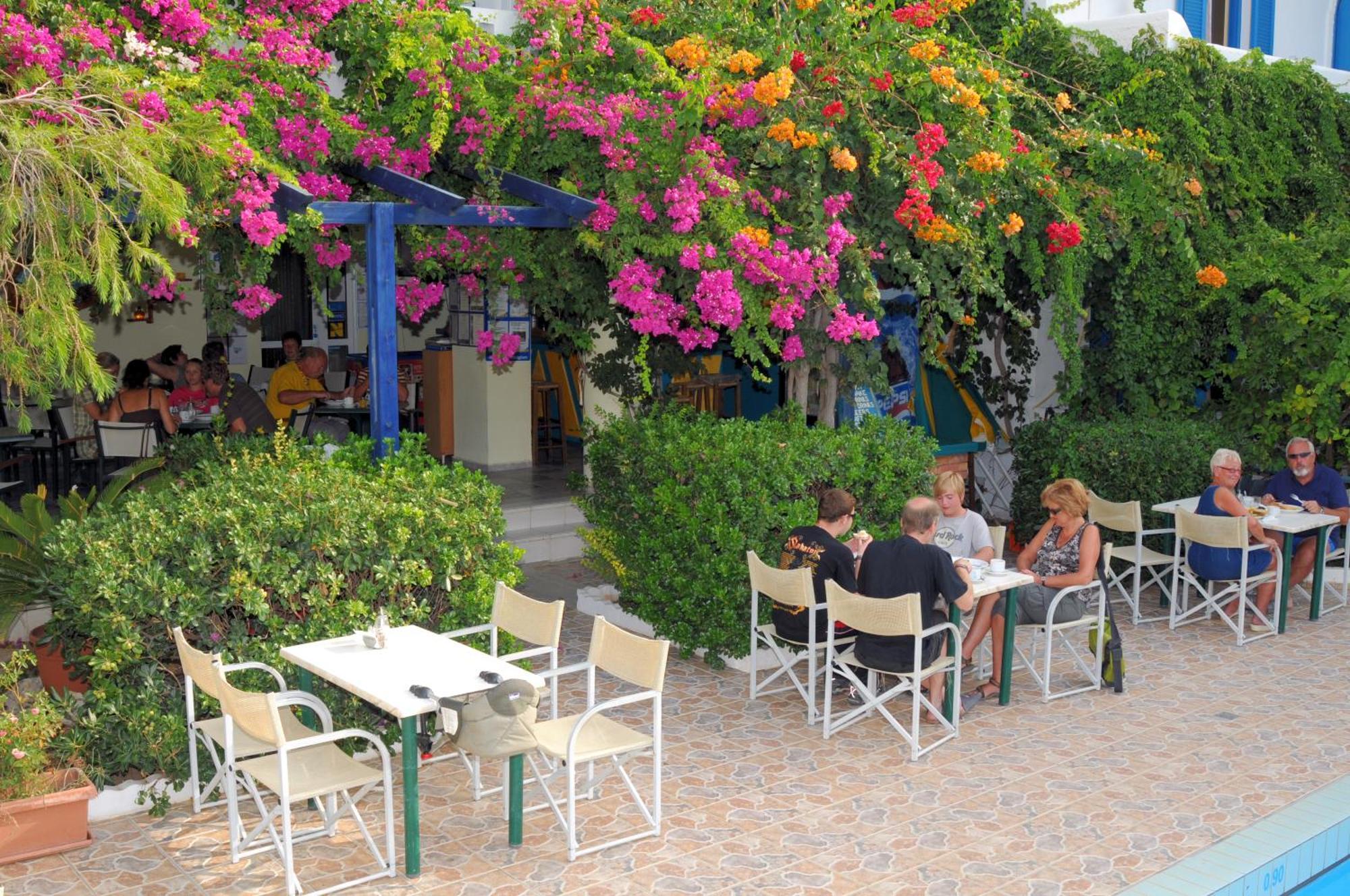 Costas & Chrysoula Aparthotel Plakiász Kültér fotó