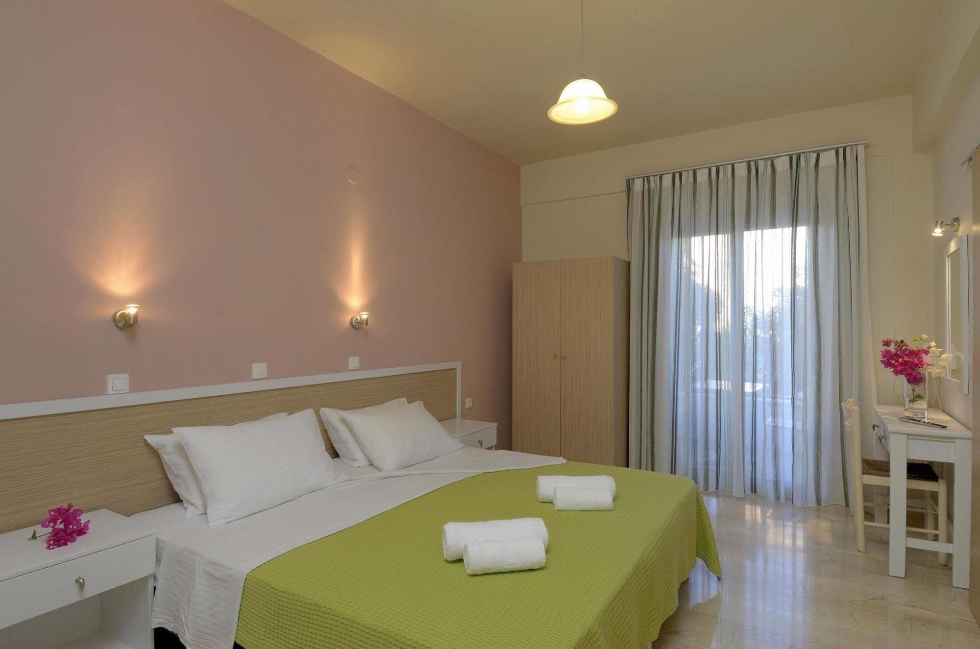 Costas & Chrysoula Aparthotel Plakiász Kültér fotó