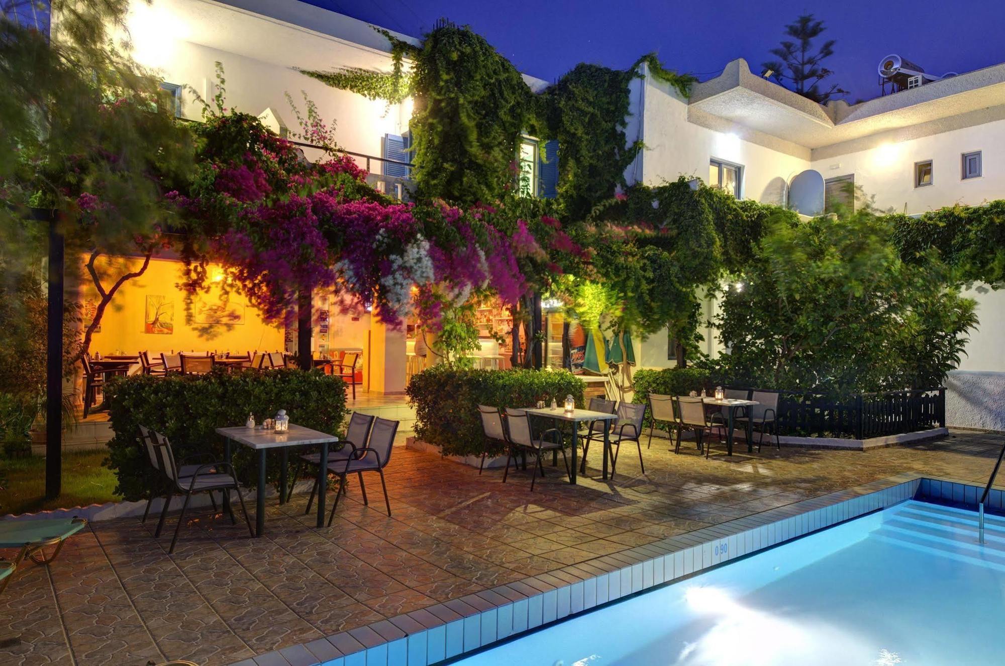 Costas & Chrysoula Aparthotel Plakiász Kültér fotó