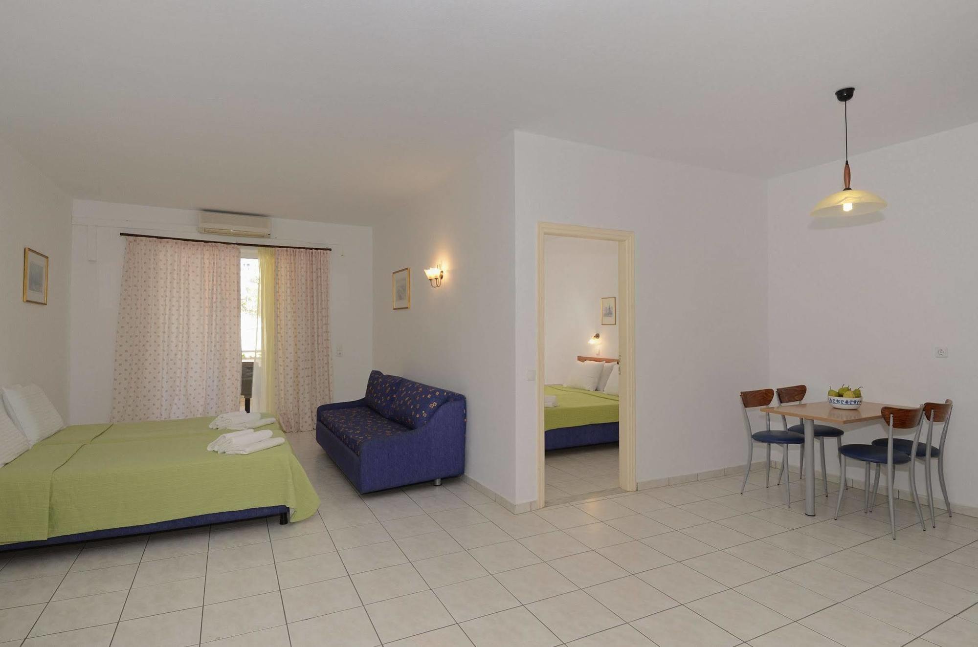 Costas & Chrysoula Aparthotel Plakiász Kültér fotó