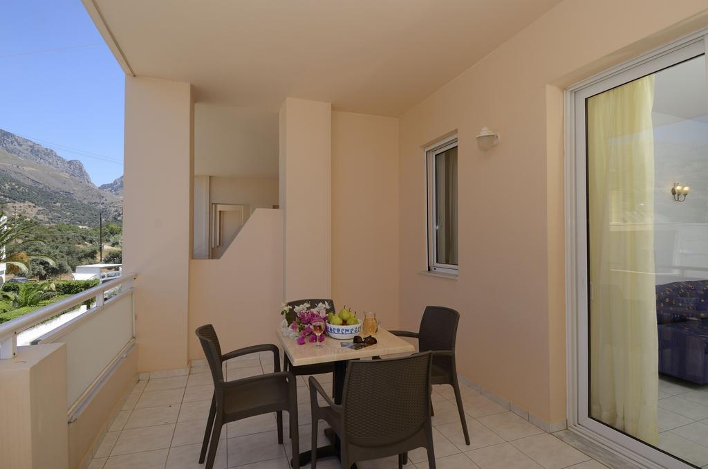 Costas & Chrysoula Aparthotel Plakiász Kültér fotó